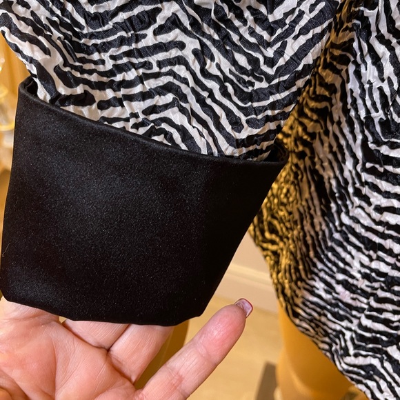 Victor Costa Zip Up Jacket with Satin TrimSz 14. Like New - Picture 6 of 9